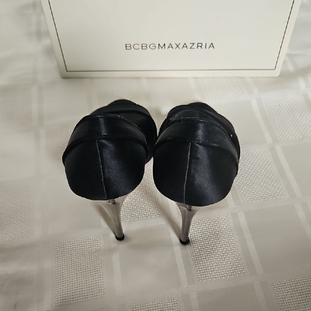 BCBGMAXAZRIA Women's Black Heels - Picture 4 of 16